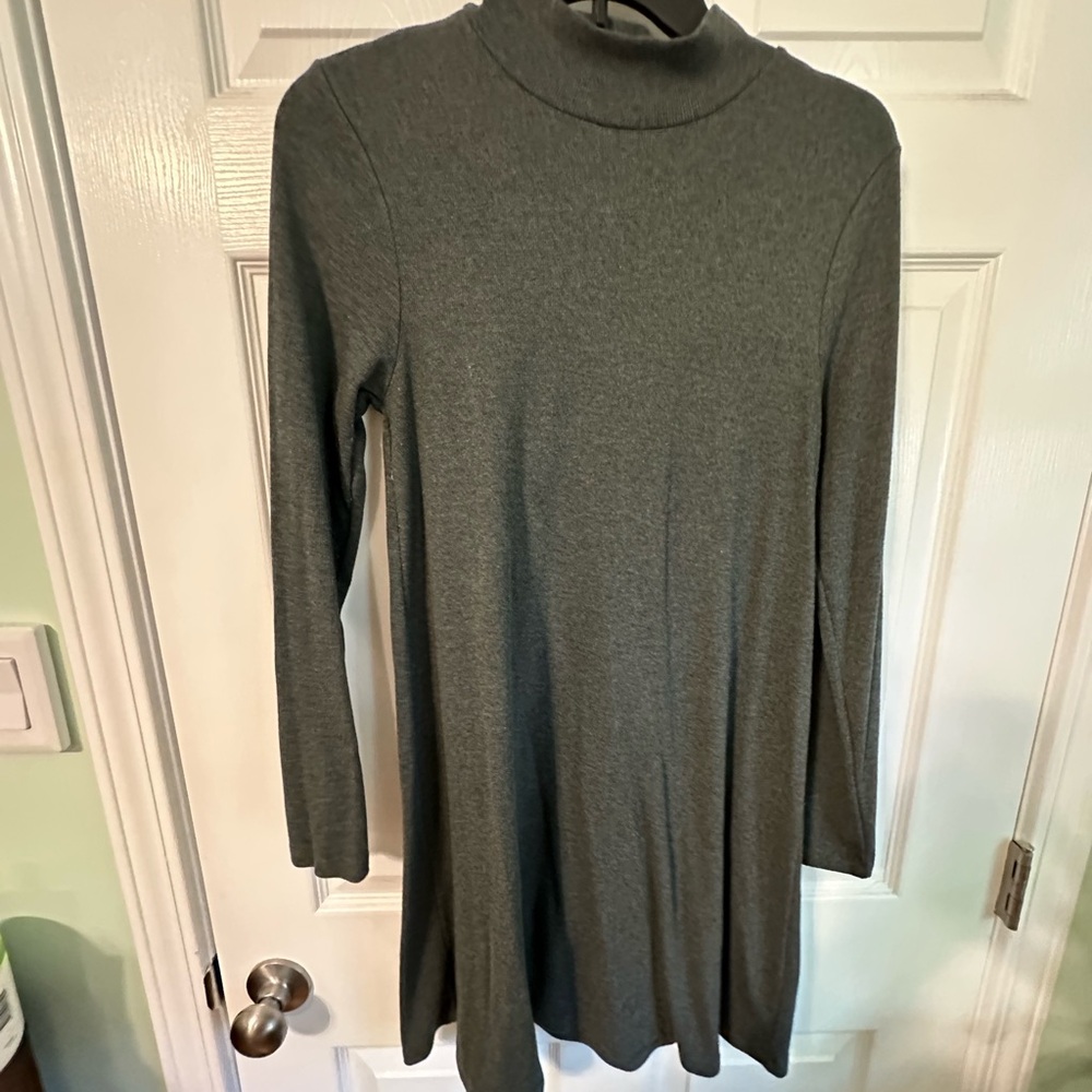 Elegant Gray Long Sleeve Dress
